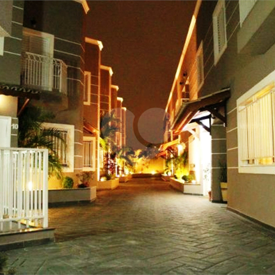 Casa à venda com 3 quartos, sendo 1 suíte, no condomínio Residencial Água Fria, São Paulo - SP