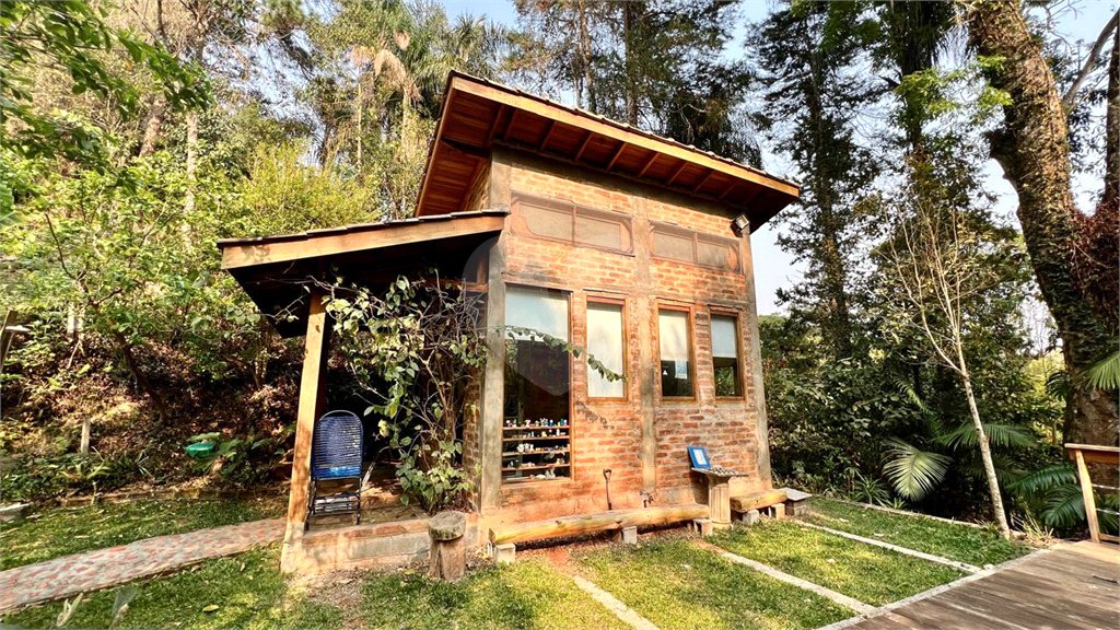 Casa à venda com 4 quartos, sendo 1 suíte, em Serra da Cantareira, Mairiporã, SP