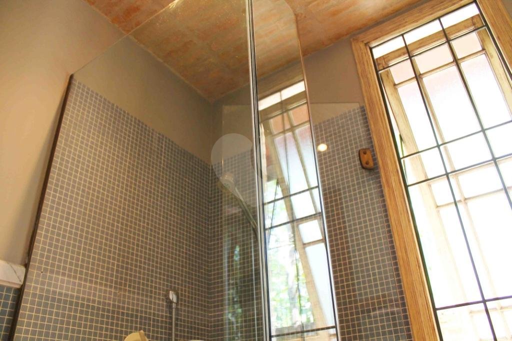 Sobrado à venda com 7 quartos, sendo 5 suítes, em Alto da Boa Vista, São Paulo, SP