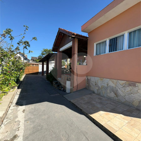 Casa Térrea à venda com 3 quartos em Vila Áurea, Poá, SP