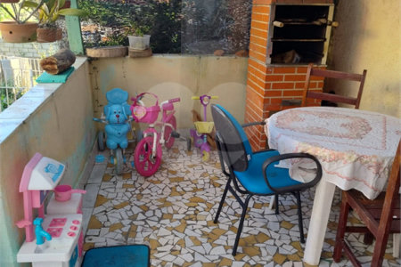 Casa à venda com 3 quartos, sendo 2 suítes, no Centro (mailasqui), São Roque, SP