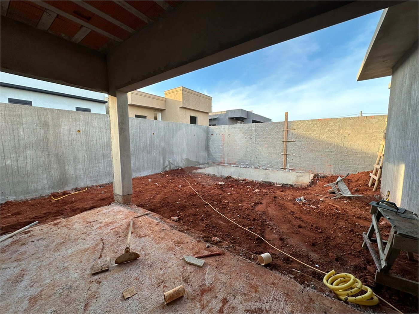 Casa à venda com 3 suítes no condomínio Golden Ville, Itapetininga - SP