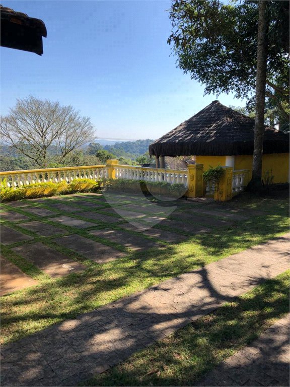 Casa Térrea à venda com 4 quartos, sendo 2 suítes, em Roseira, Mairiporã, SP
