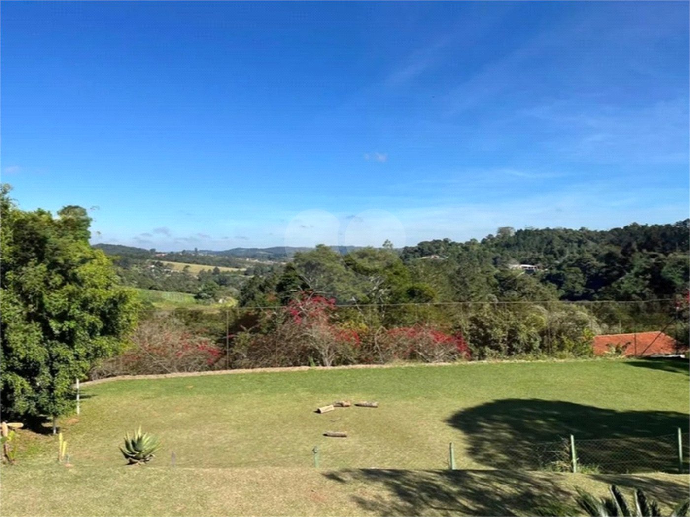 Sítio à venda com 4 quartos, sendo 2 suítes,  em Sorocamirim (canguera), São Roque, SP