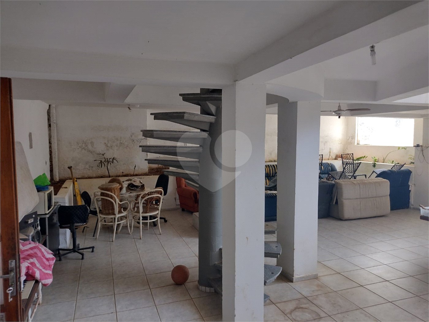 Casa à venda com 7 quartos, sendo 4 suítes, no condomínio Estância Marambaia, Vinhedo - SP