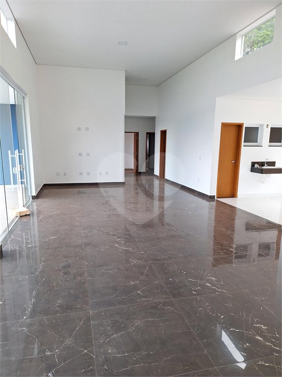 Casa em condomínio à venda com 3 suítes no Centro, Bom Jesus dos Perdões, SP
