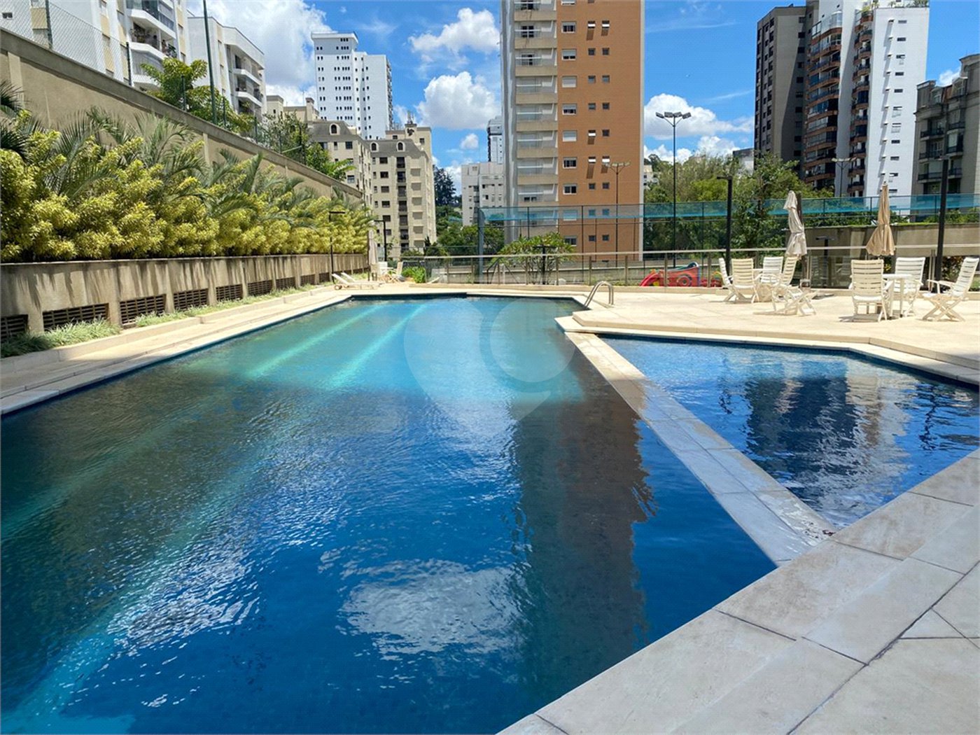 Apartamento à venda com 4 quartos, sendo 3 suítes, em Vila Morumbi, São Paulo, SP
