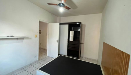 Apartamento na Quadra da Praia na Ponta da Praia – Andar Alto | Excelente Oportunidade em Santos!