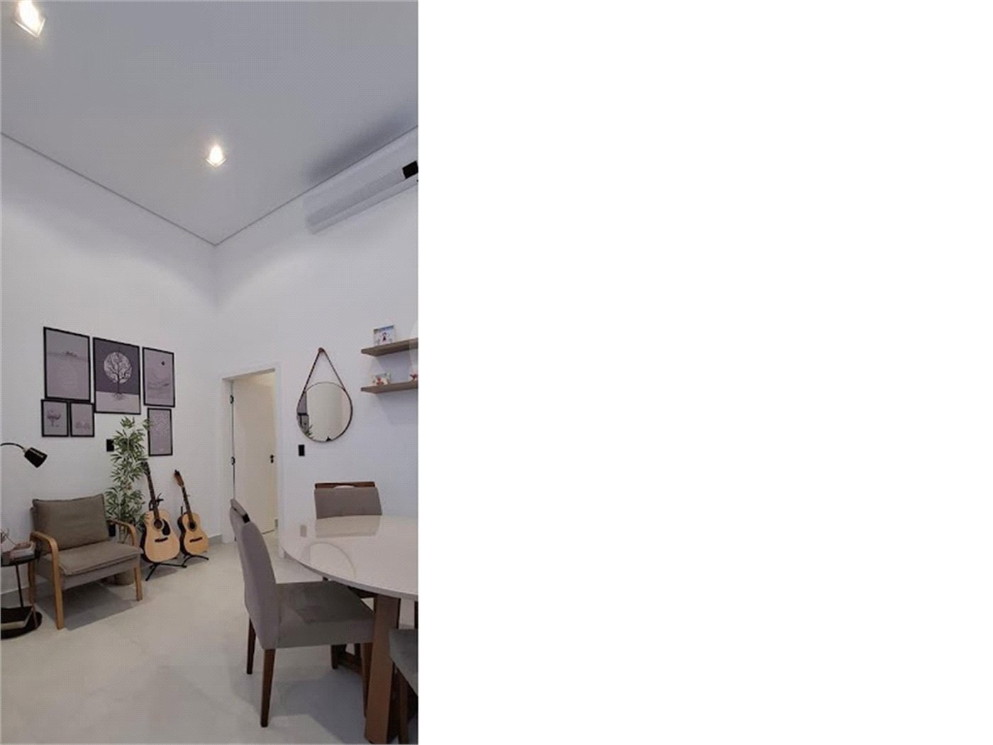 Casa à venda com 2 quartos, sendo 1 suíte, no condomínio Jardim Park Real, Indaiatuba - SP