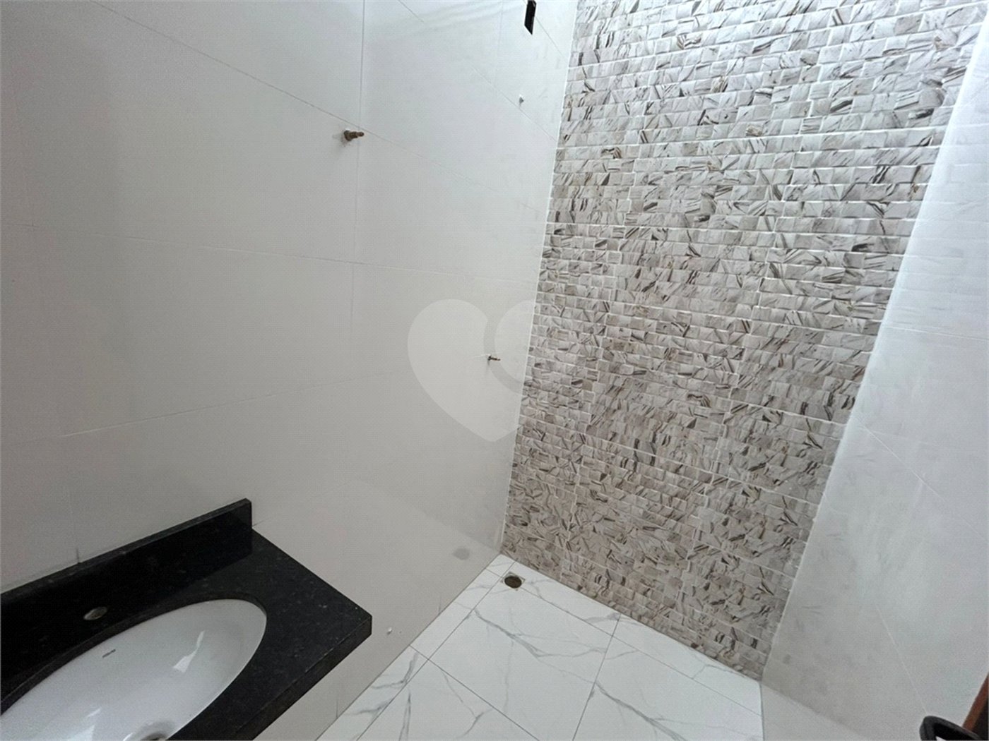 Casa de Vila à venda com 2 quartos, sendo 1 suíte, em Vila Nova Sorocaba, Sorocaba, SP