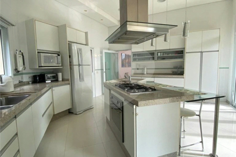 Casa à venda com 3 suítes no condomínio Parque Itatiaia, Mairiporã - SP
