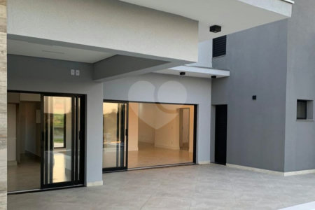 Casa à venda com 3 suítes no condomínio Village Ipanema I, Araçoiaba da Serra - SP