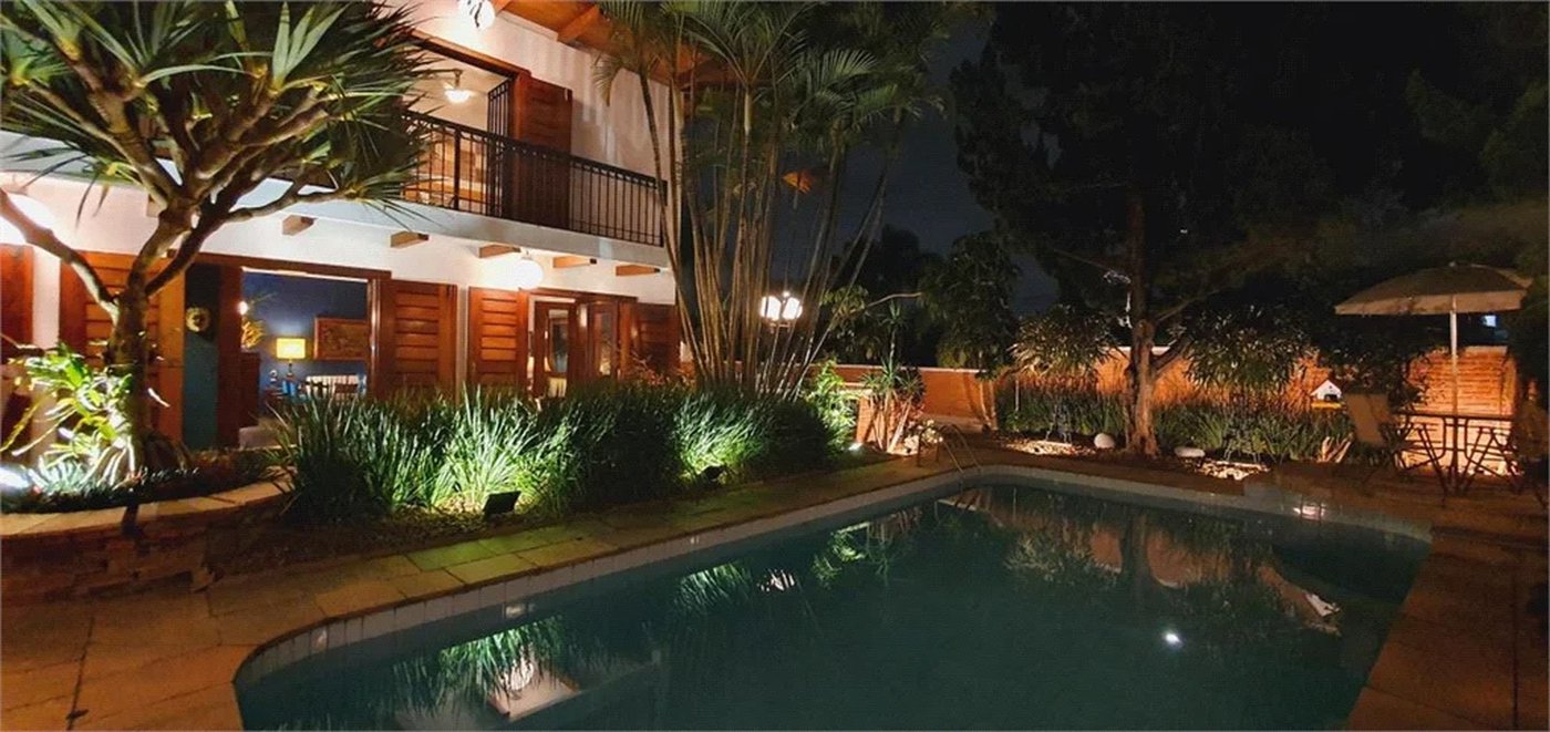 Casa à venda com 5 suítes em Jardim Leonor, São Paulo, SP