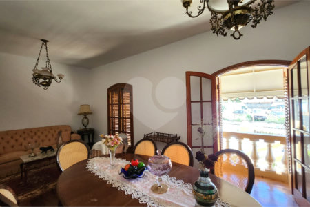 Sobrado à venda ou para alugar com 5 quartos, sendo 1 suíte, em Vila Harmonia, Araraquara, SP