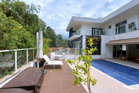 Casa à venda com 4 suítes no condomínio Belvedere II, Votorantim - SP