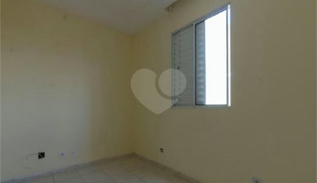 Casa para alugar com 2 quartos, sendo 1 suíte,  no condomínio Nova Carioba, São Paulo - SP