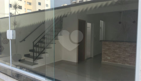 Casa à venda ou para alugar com 2 suítes no condomínio Santa Teresinha, São Paulo - SP