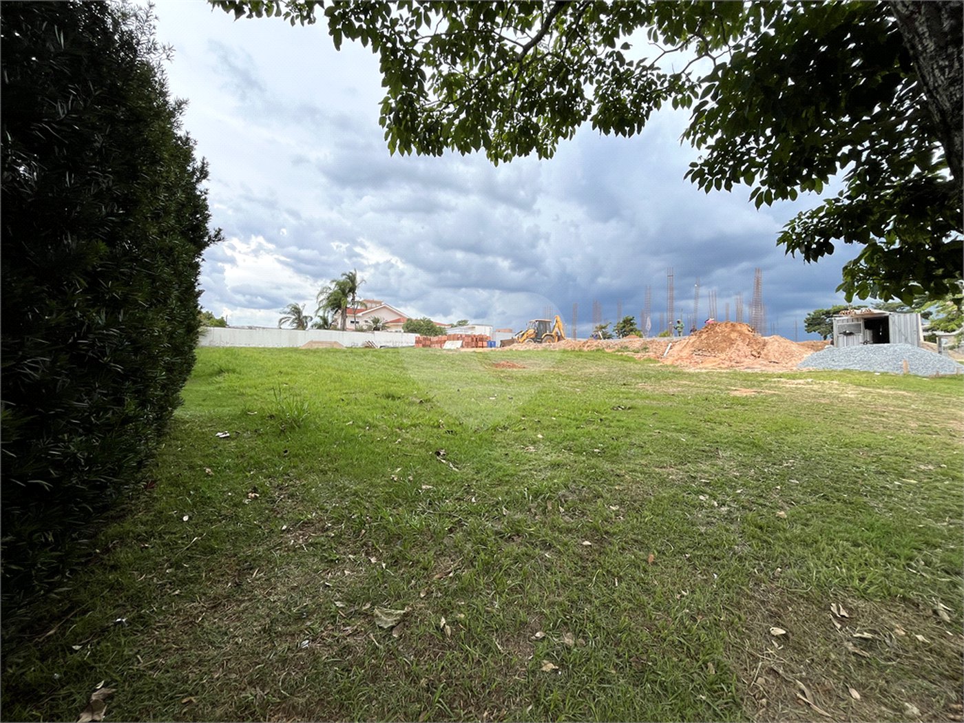 Terreno à venda no condomínio Residencial Saint Charbel, Araçoiaba da Serra - SP