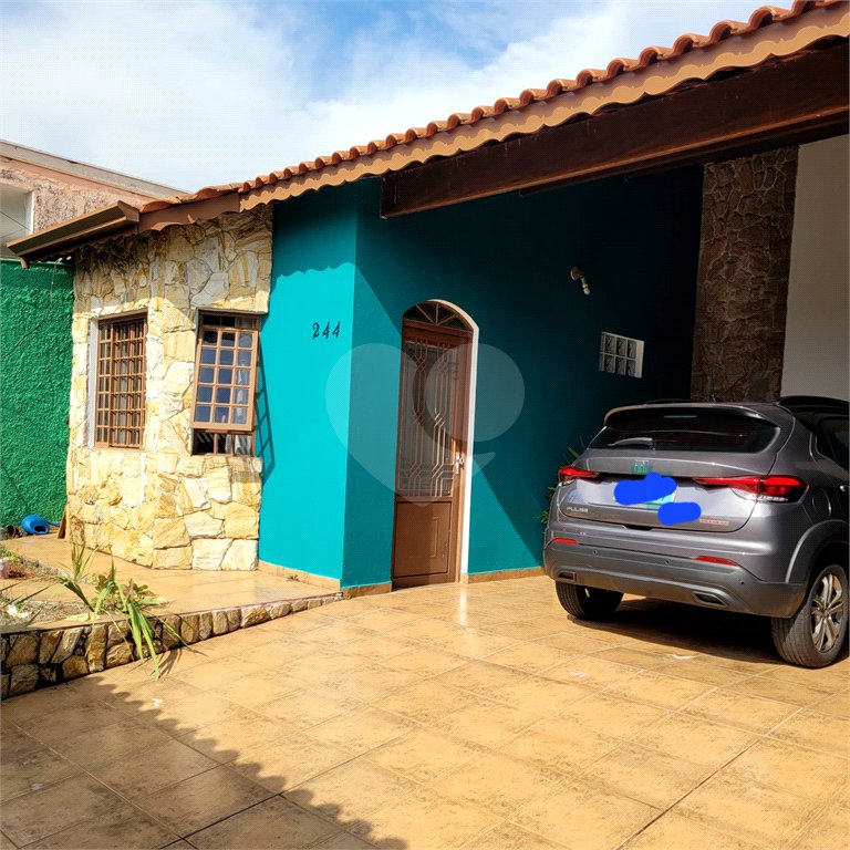 Casa à venda com 4 suítes em Jardim Bandeiras, Jundiaí, SP