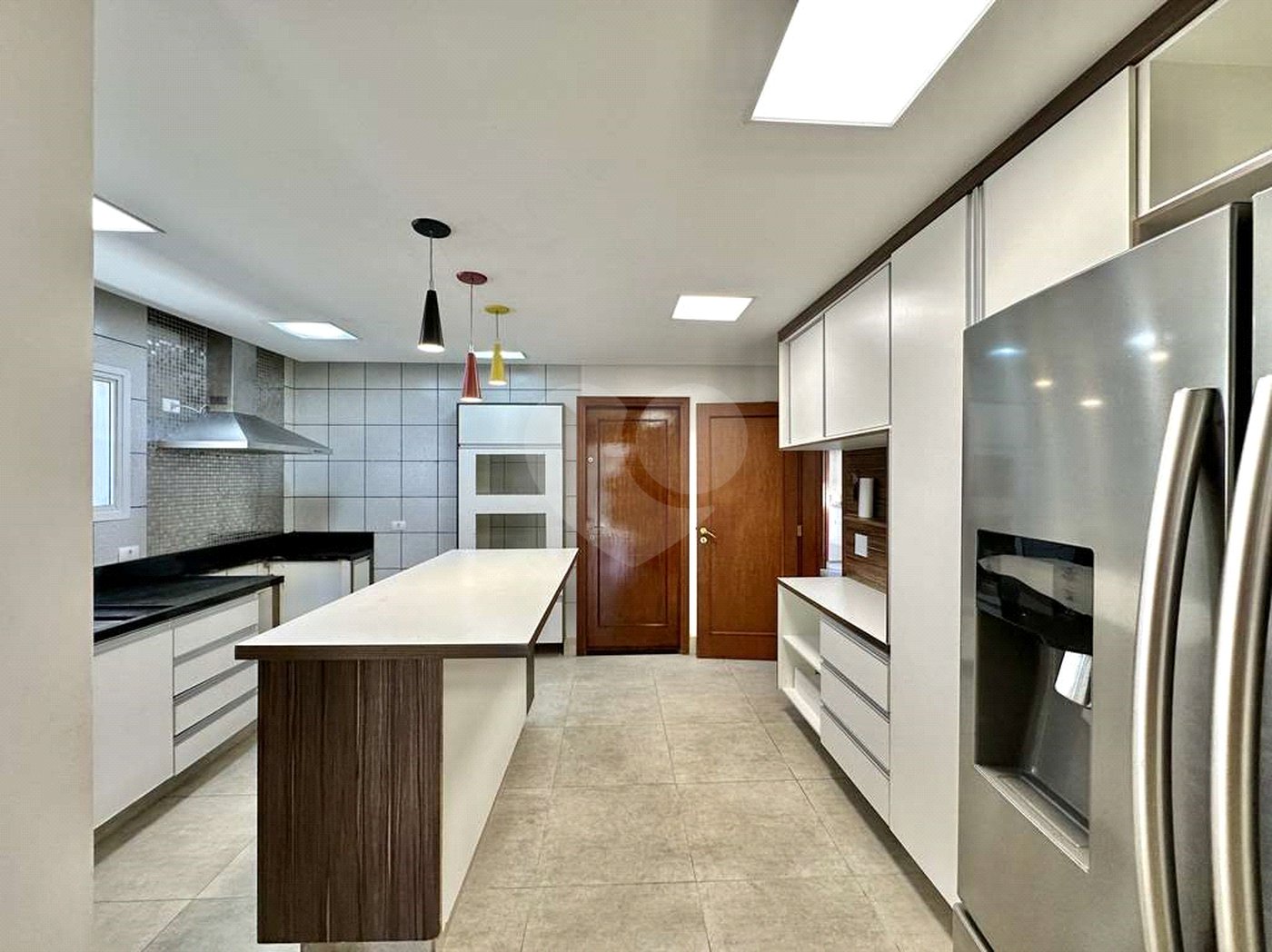 Casa à venda com 4 quartos, sendo 2 suítes,  no condomínio São Paulo Ii, Cotia - SP