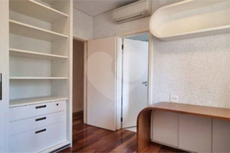 Apartamento à venda com 3 suítes em Vila Mariana, São Paulo, SP