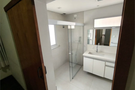 Sobrado à venda com 5 quartos, sendo 1 suíte, em Jardim Trussardi, São Paulo, SP