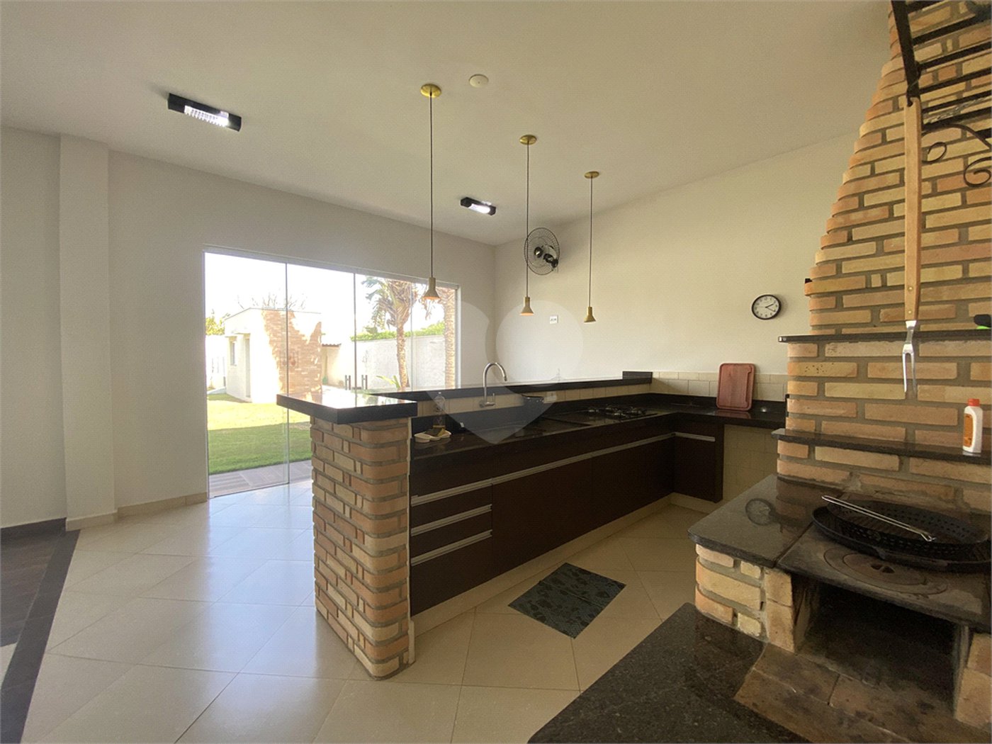 Casa à venda com 3 suítes no condomínio Palmeiras Imperiais, Salto - SP