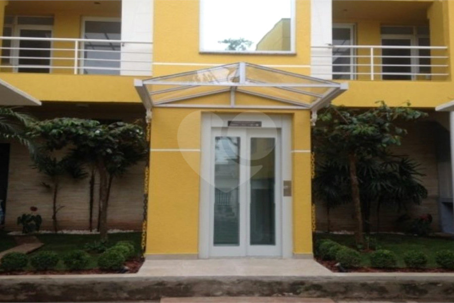 Casa à venda com 3 quartos, sendo 1 suíte, no condomínio Residencial Vegas, São Paulo - SP