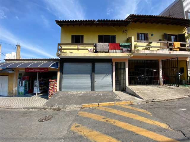 Salão Comercial para alugar em Vila Júlia, Poá, SP