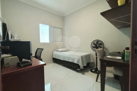 Casa à venda com 3 quartos, sendo 1 suíte,  no condomínio Ipes 2, Tatuí - SP