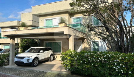 Casa à venda com 4 suítes no condomínio Residencial Jabuticabeiras, São Paulo - SP