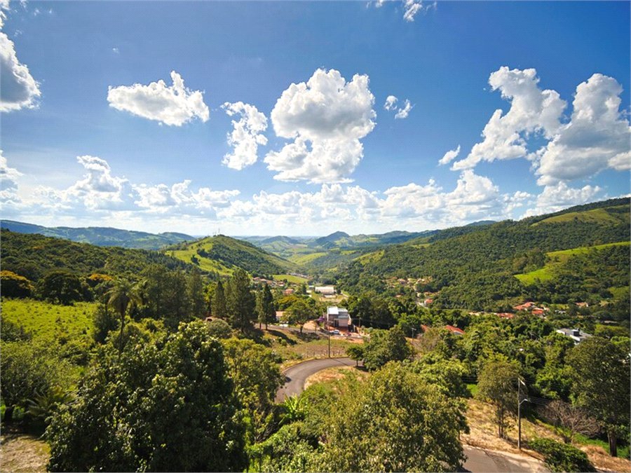 Casa à venda com 5 suítes em Jardim Mirante das Estâncias, Águas de Lindóia, SP
