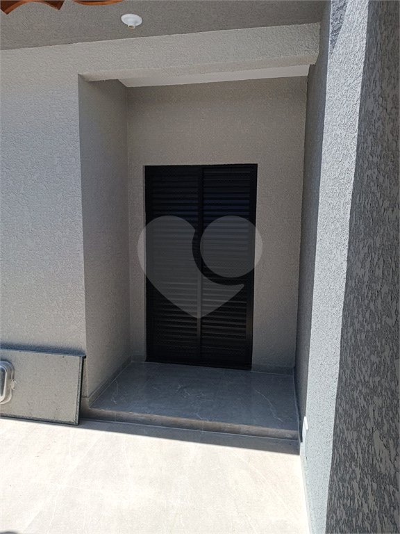 Casa à venda com 3 quartos, sendo 1 suíte, no condomínio Residencial Jardins da Catalunha, Atibaia - SP