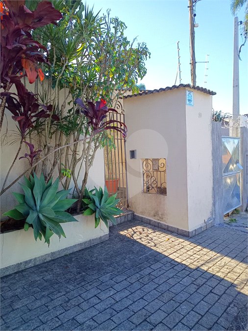 Casa à venda com 3 quartos, sendo 1 suíte,  em Vila Santa Helena, Mogi das Cruzes, SP