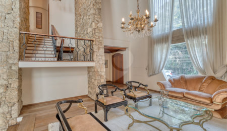 Casa à venda ou para alugar com 5 quartos, sendo 4 suítes,  em Interlagos, São Paulo, SP