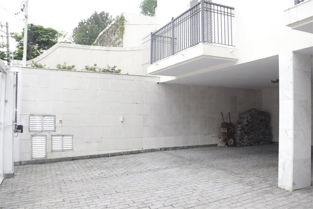 Casa à venda ou para alugar com 5 suítes em Jardim Leonor, São Paulo, SP