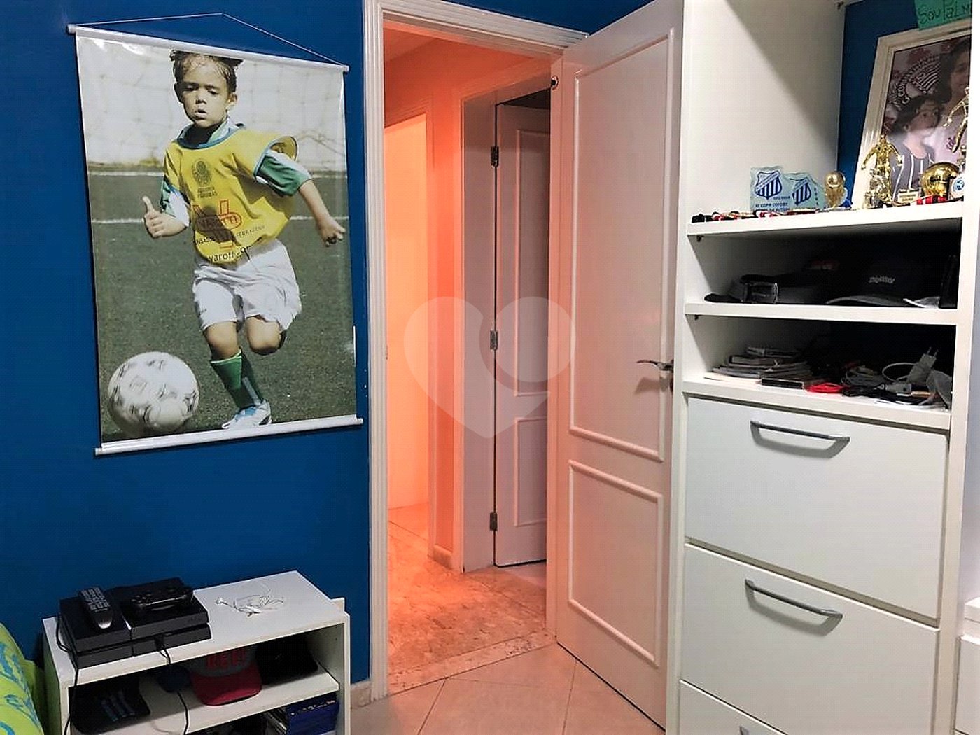 Casa à venda com 3 quartos, sendo 1 suíte, no condomínio Res Vista Verde, São Paulo - SP