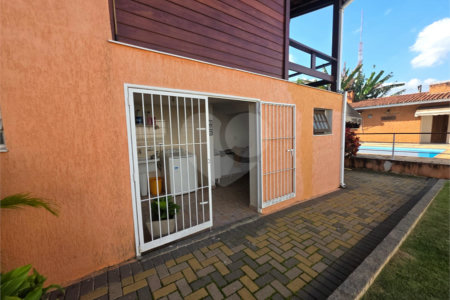Casa à venda com 3 quartos, sendo 1 suíte, no condomínio Estância Marambaia, Vinhedo - SP
