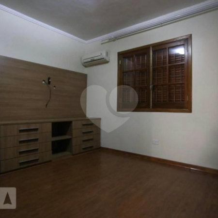 Casa à venda com 2 quartos, sendo 1 suíte,  em Jardim Ivana, São Paulo, SP
