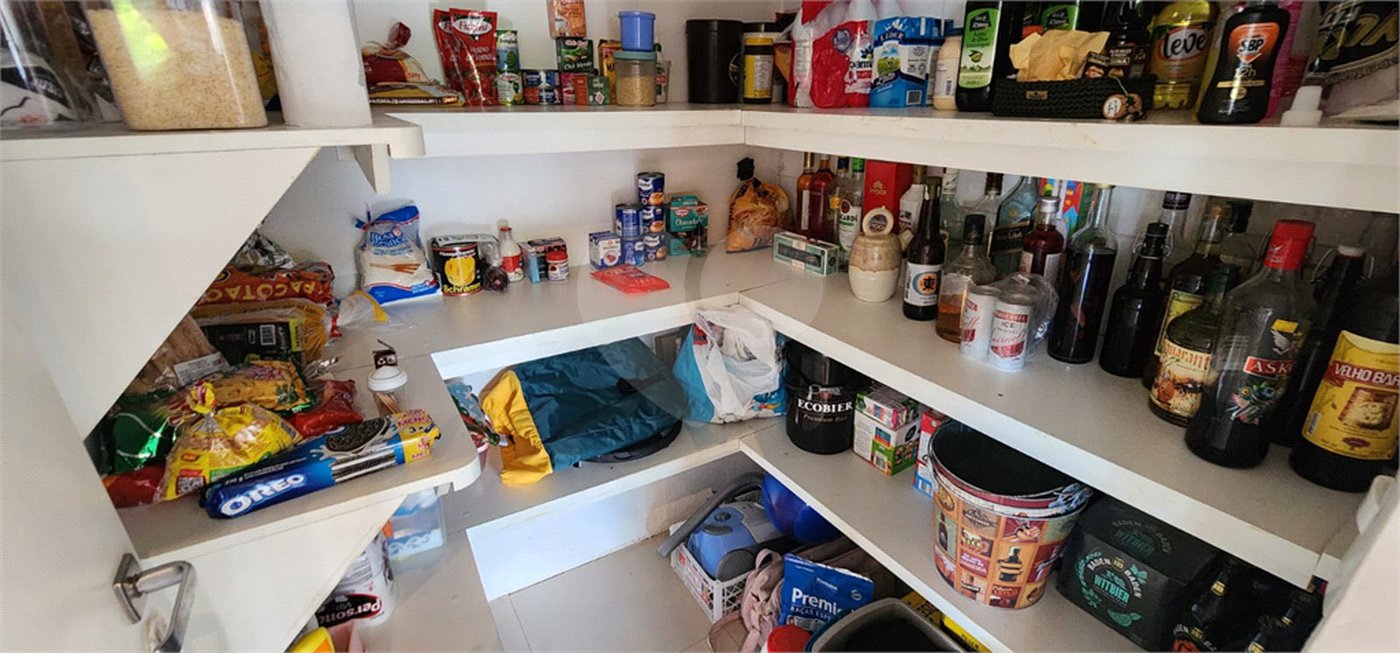 Casa à venda com 4 quartos, sendo 2 suítes, no condomínio Marinas, Bom Jesus dos Perdões - SP