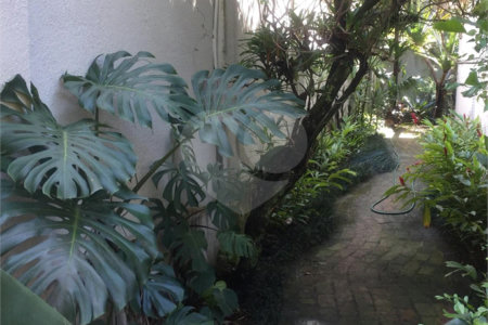 Sobrado à venda com 4 quartos, sendo 1 suíte, em Jardim Novo Mundo, São Paulo, SP
