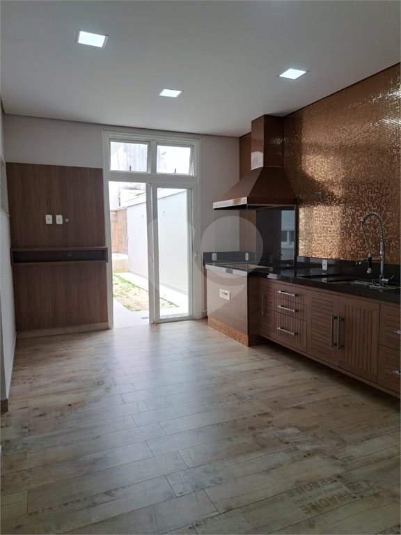 Casa à venda com 3 suítes no condomínio Residencial Terra Nobre, Indaiatuba - SP