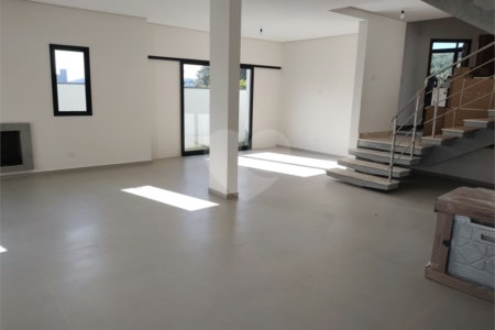 Casa à venda com 3 suítes no condomínio Santa Isabel I, Louveira - SP