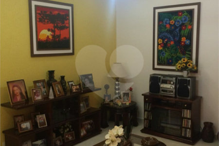 Sobrado à venda com 2 quartos em Vila Galvão, Guarulhos, SP