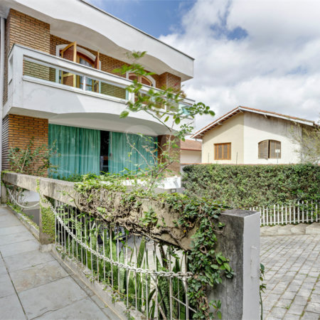 Casa à venda com 3 quartos, sendo 1 suíte, em Alto da Boa Vista, São Paulo, SP