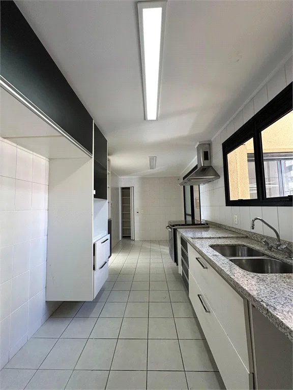 Apartamento à venda com 3 suítes em Vila Suzana, São Paulo, SP