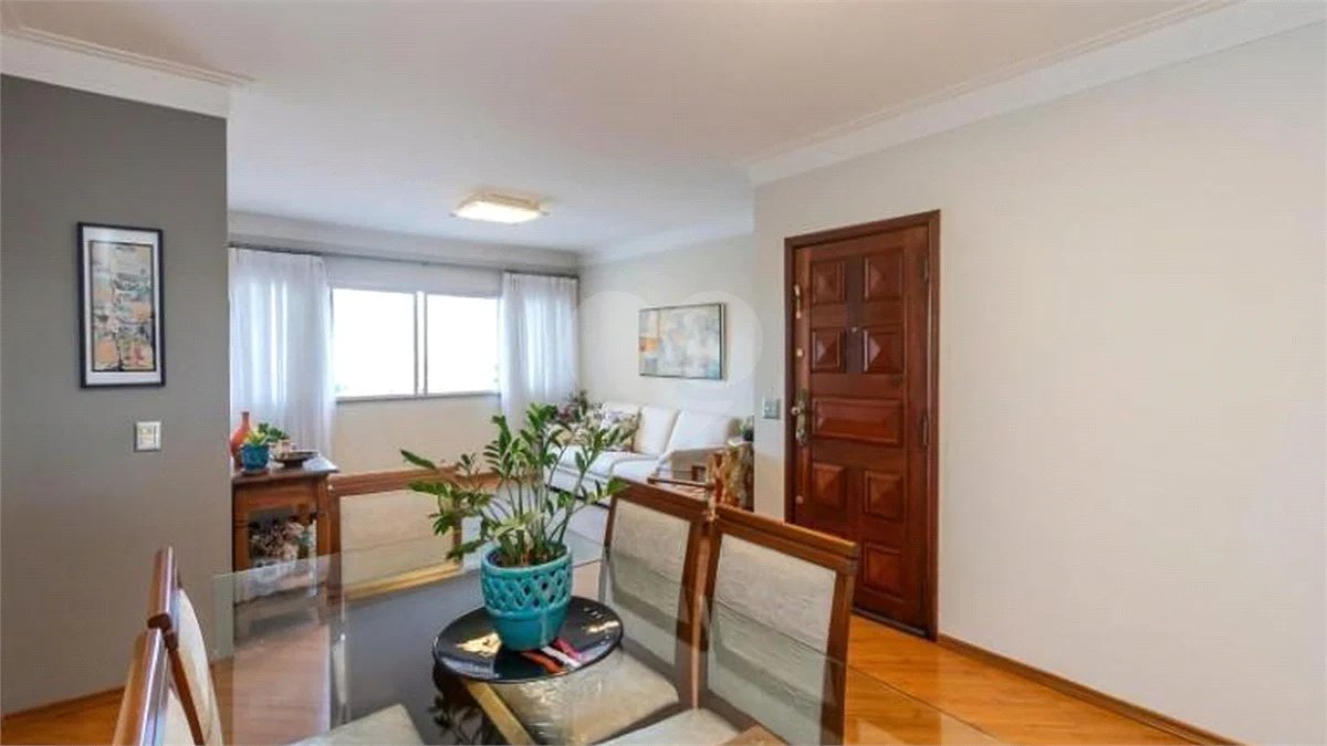 Apartamento à venda com 3 quartos, sendo 1 suíte, em Campo Belo, São Paulo, SP