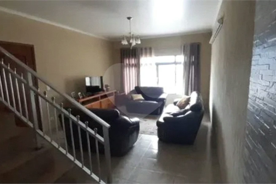 Sobrado para à venda com 180m² - Jaraguá.