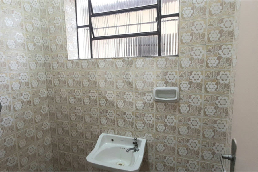 Sobrado amplo com 3 quartos, suíte e quintal para venda no Tremembé !!!