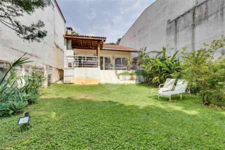 Sobrado à venda com 5 quartos, sendo 3 suítes, em Alto da Boa Vista, São Paulo, SP